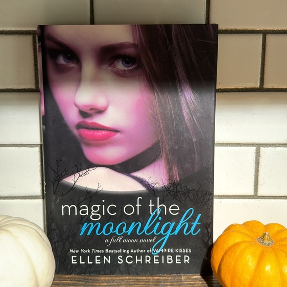 The Full Moon book series by Ellen Schreiber 3 pristine books for 1 low price! - Picture 4 of 10